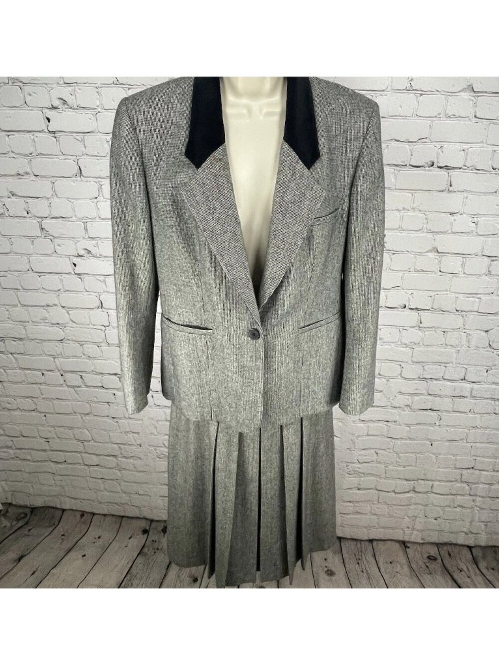 VTG Evan Picone Black & White Blazer Pleated Skirt Suit Set USA Made Size 12/14